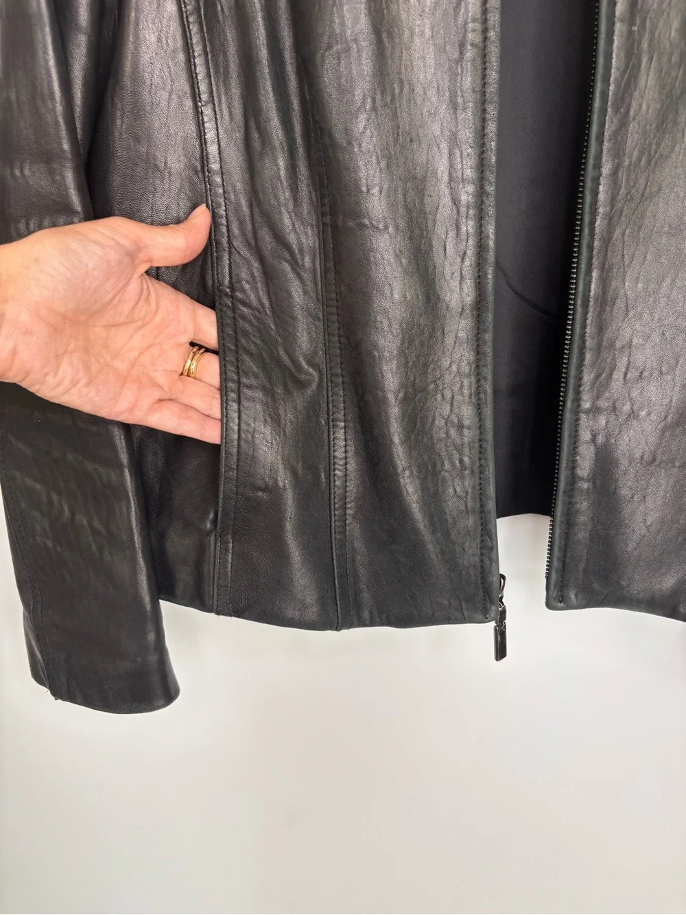 Avanti Black Leather Classic Minimalist 90’s Zip-Front Jacket